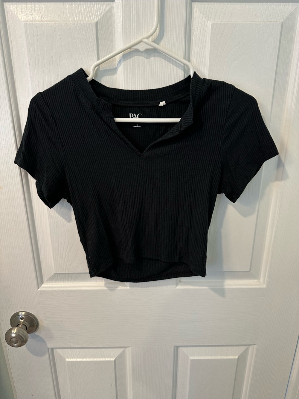 Garage Black Ribbed V-Notch Crop Top
